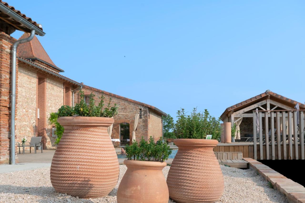 Escons Domaine De Charme Hotel Saint-Sulpice-sur-Leze Екстериор снимка