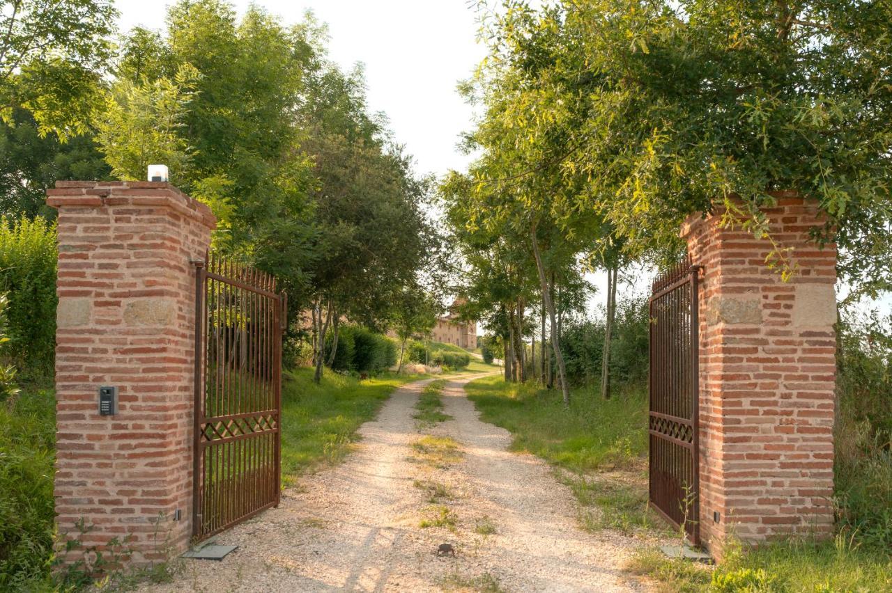 Escons Domaine De Charme Hotel Saint-Sulpice-sur-Leze Екстериор снимка