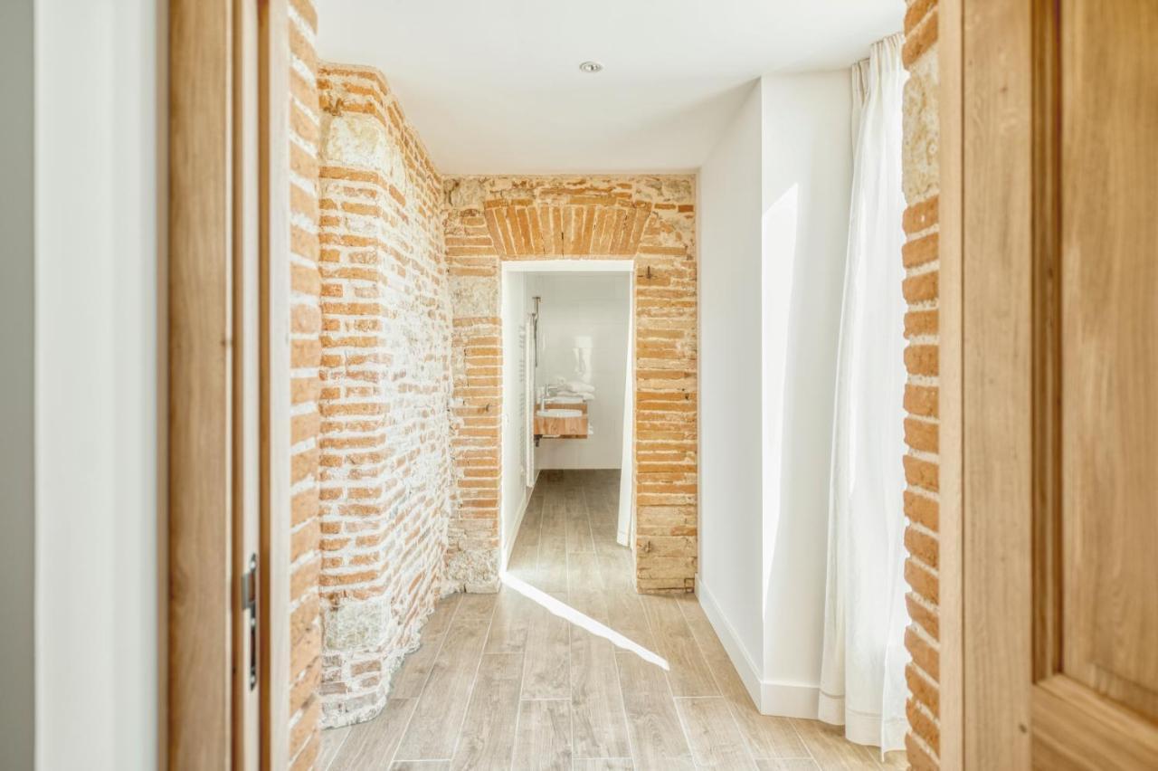 Escons Domaine De Charme Hotel Saint-Sulpice-sur-Leze Екстериор снимка