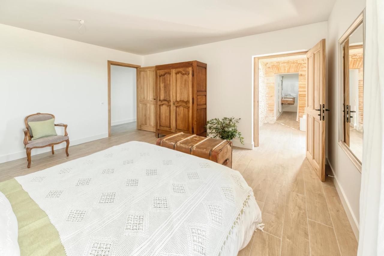 Escons Domaine De Charme Hotel Saint-Sulpice-sur-Leze Екстериор снимка