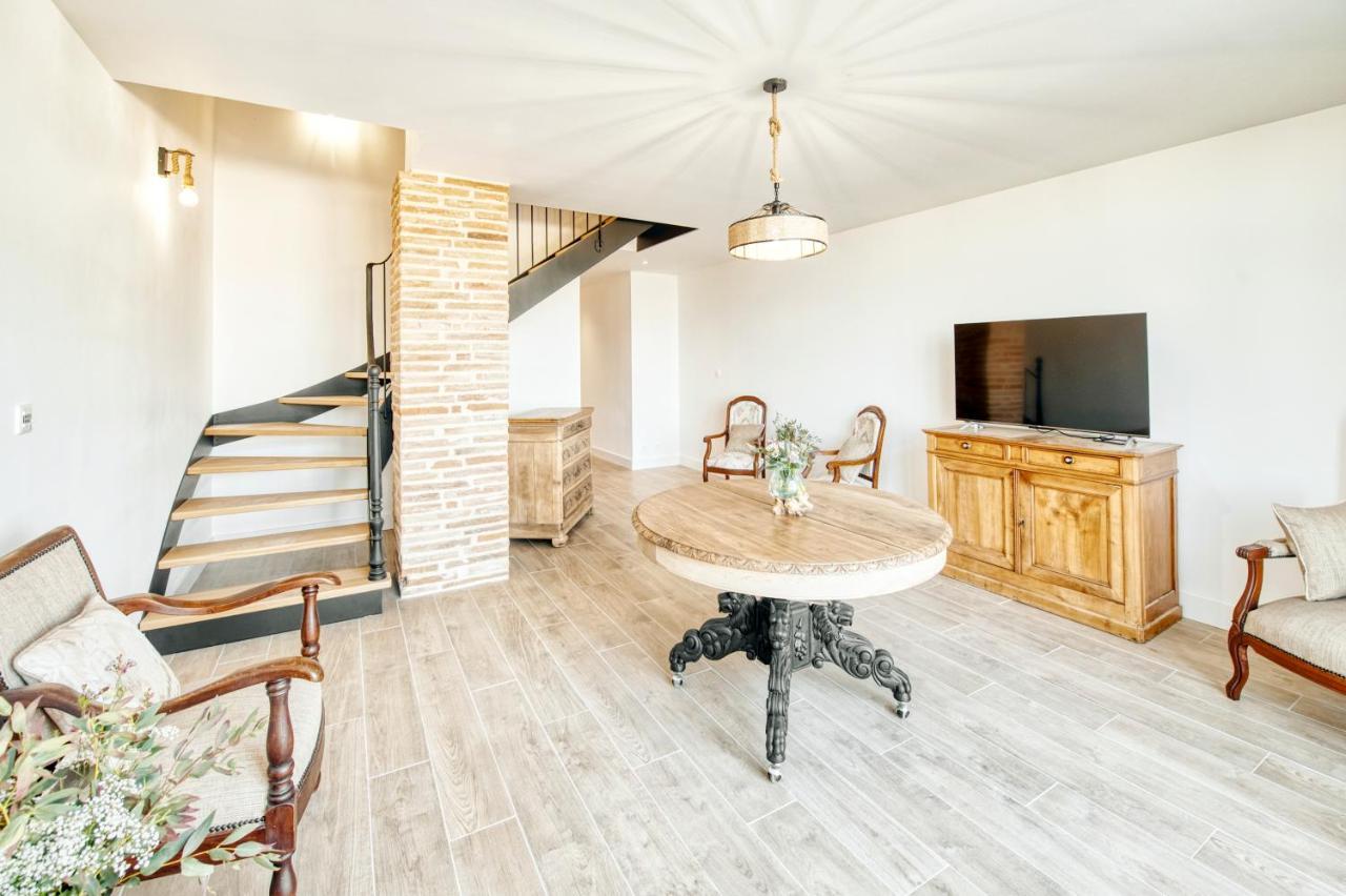 Escons Domaine De Charme Hotel Saint-Sulpice-sur-Leze Екстериор снимка